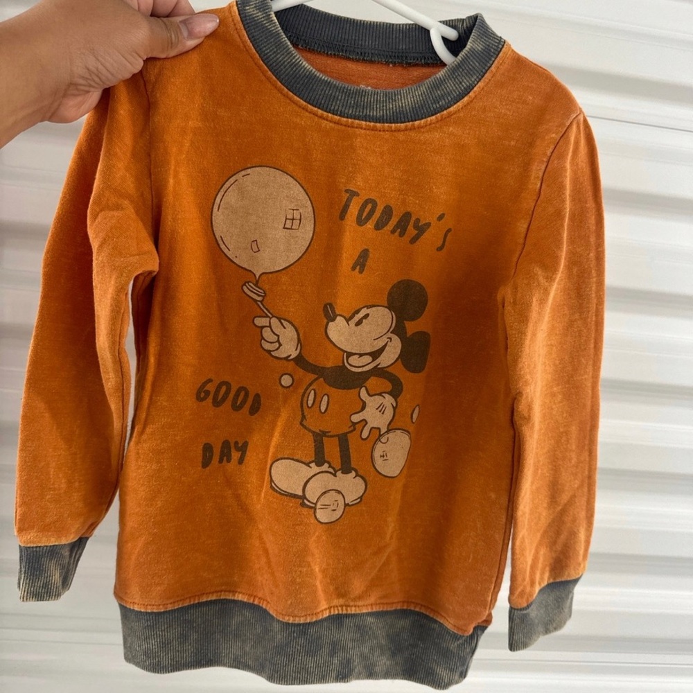 Disney Mickey pullover shirt